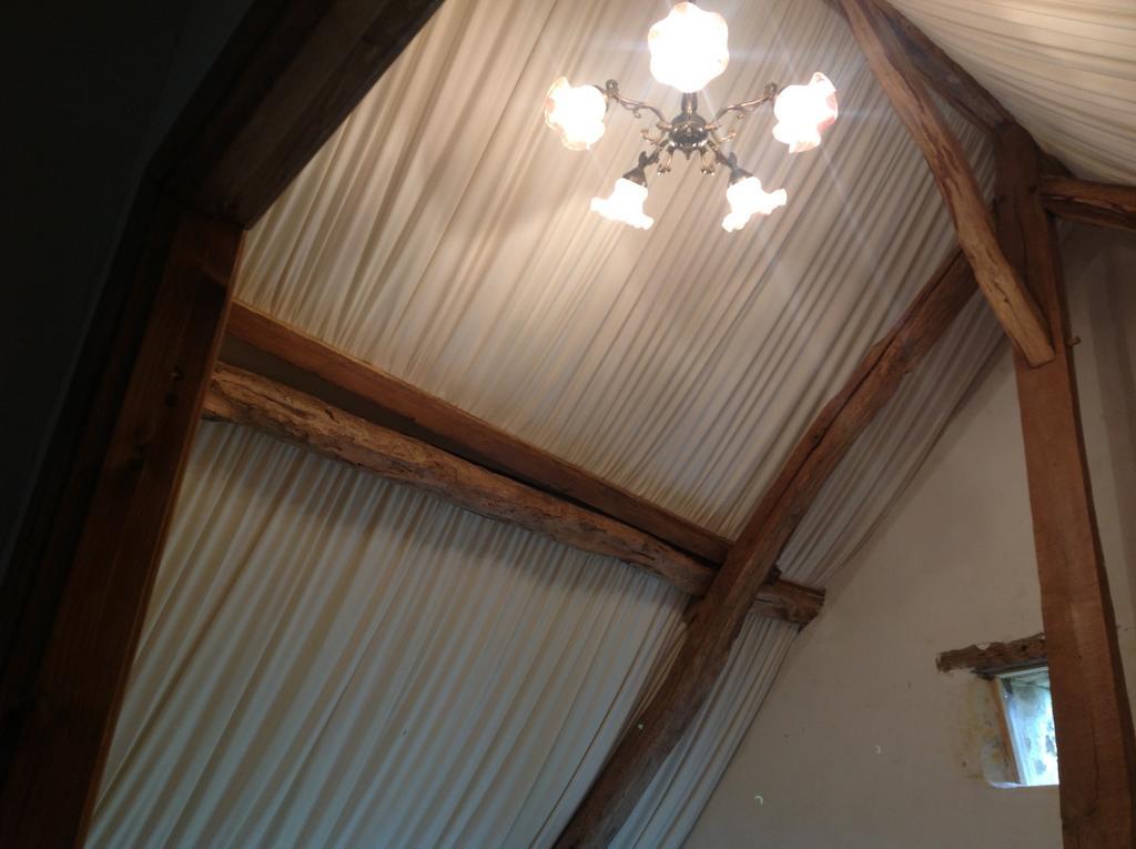 Thesecretgarden-France Bed & Breakfast Saint-Pierre-du-Lorouer Ruang foto