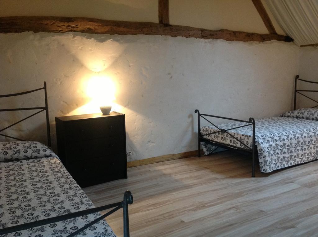 Thesecretgarden-France Bed & Breakfast Saint-Pierre-du-Lorouer Ruang foto