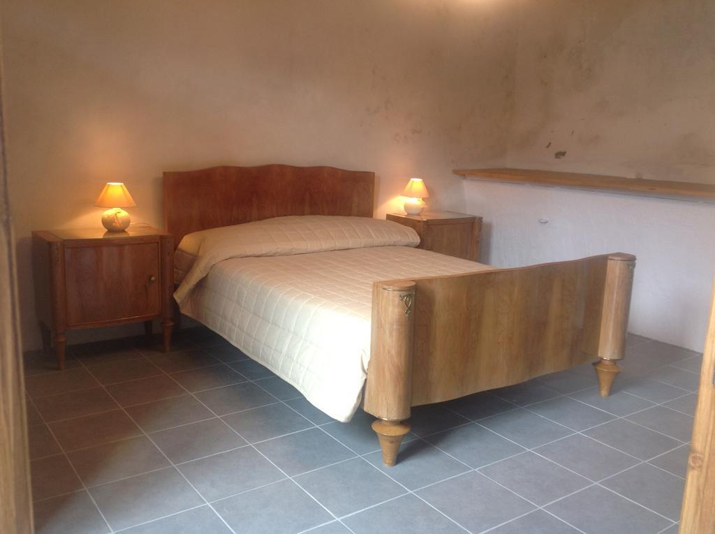 Thesecretgarden-France Bed & Breakfast Saint-Pierre-du-Lorouer Ruang foto